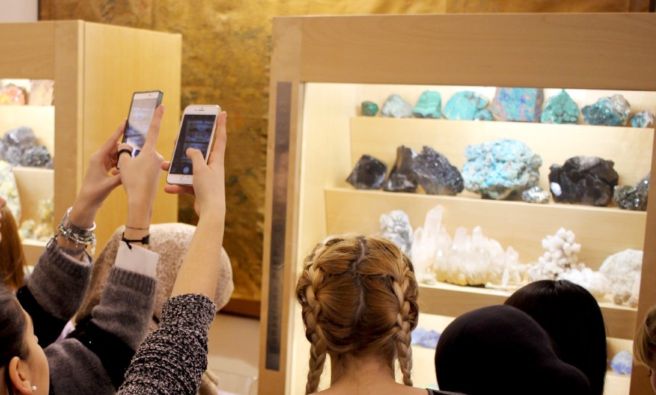 Foto: Studentesse in visita al Museo Universitario Gemma.